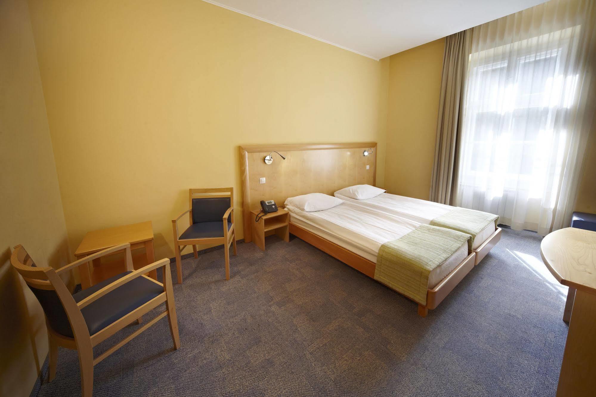 Depadansa Hotel Park - Terme Добрна Экстерьер фото